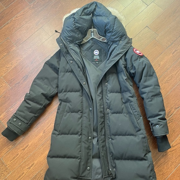 Canada Goose Shelburne Parka - Picture 1 of 15